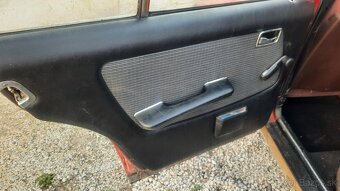 Mercedes w123 , piano - 14