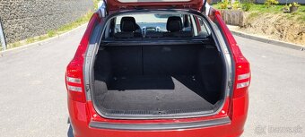 Kia Ceed 1.6 92kw 2009, červená metalíza - 14