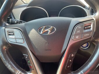 Hyundai Grand Santa Fe - 14
