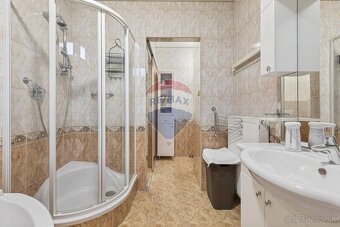PREDAJ : REZERVOVANÉ - 4 izb. Rodinný dom 185 m2, kompletná  - 14