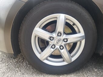 Kia ceed SW 1.6 crdi - 14