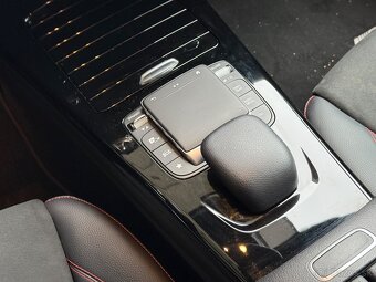Mercedes-Benz A trieda A200 AMG sedan - 14