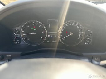 Toyota Land Cruiser 200 Premium - 14