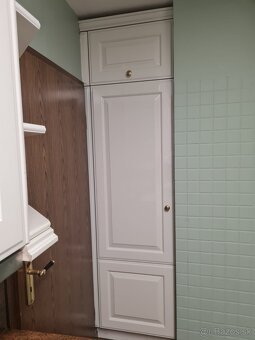 Moderná kuchynská linka so spotrebičmi - 14