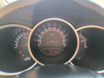 2018 Kia venga, zlatá edícia - 14