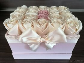 Darčekové boxy ruží - 14