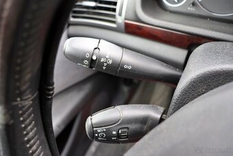 Peugeot 407 2.0 HDi Premium FAP - 14