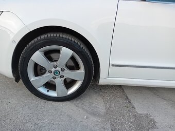 Škoda Superb 2010 2.0tdi DSG Elegance - 14