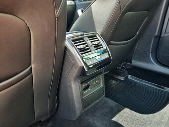 Škoda Superb Combi Scout 2,0TDI 140kW 7°AP 4×4 cena s DPH - 14