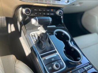 KIA Stinger Premium 2.0 T-GDI 180kw Automat - 14