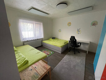 Kompletne zrekonštruovaný rodinný dom s bazénom - 14