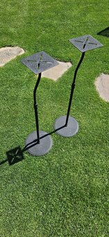 Stojany na mikrofóny, svetla, mix pulty, noty atď. - 14