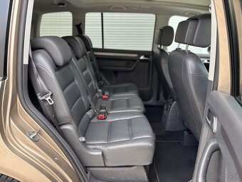 Volkswagen Touran 1.6TDI Highline Panorama 7-miestne - 14