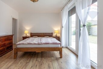 Na predaj 5-izbový rodinný dom v Sološnici - 14