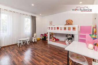 RODINNÝ DOM – KOMJATICE, OKR. NOVÉ ZÁMKY – 732M2 POZEMOK - 14