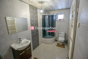 Exkluzívne na predaj rodinný dom s veľkou záhradou v obci Iň - 14