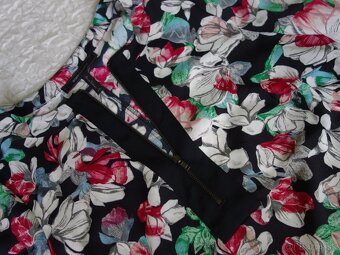 BCBG MAX AZRIA, značkové mini šaty veľ.XS/S - 14