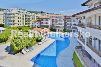 Prodej zařízeného apartmánu 2+kk s výhledem na moře Elenite - 14