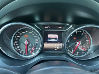 Mercedes-Benz GLA - 14