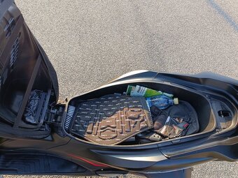 Honda PCX 125 r.v. 2022 - 14