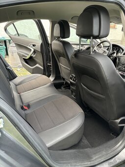 Predám Opel Insignia - šedá metalíza - 14