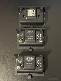 Xbox One S 1TB + 2 ovládače + 2 hry - 14