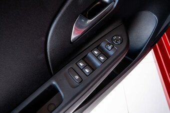 Opel Corsa Edition 1,2T 100k MT6 - 14