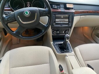 Škoda superb 2.0 tdi Cr.125kw 4x4 6q manual - 14