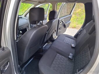 Dacia Duster 1.6i 4x4 - 14