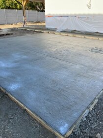 Leštený, metličkový betón, betónová priemyselná podlaha - 14