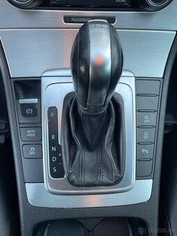 VW Passat b7 combi 2.0 TDi 125kw DSG Highline Alcantara - 14