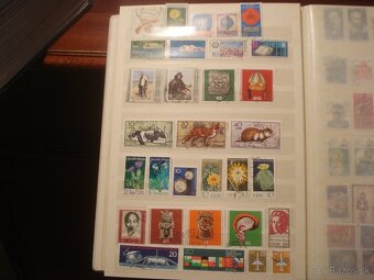 16 stranový album A4 + 600 rôznych známok NDR - 14