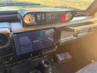 Toyota Land Cruiser KZJ 73 - 14