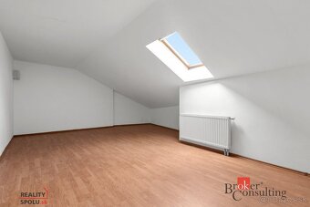 8-izbový RD, BAZÉN, DVOJGARÁŽ - VHODNÝ AJ AKO SÍDLO FIRMY - 14