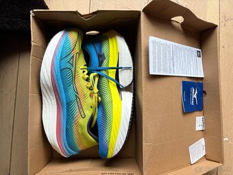 Pánske bežecké topánky Mizuno Wave Rebellion Pro - 14