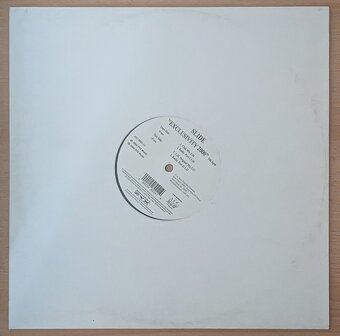 Predám exkluzívnu kolekciu raritných vinylov (promo a first - 14