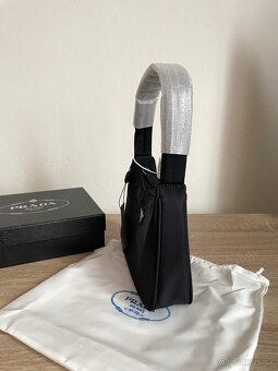 Prada Re-edition 2000 kabelka v darčekovom balení - 14