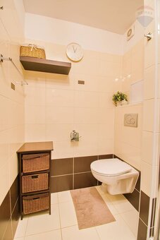 PREDAJ:3 izbový byt s garážou a záhradkou, blízko centra mes - 14