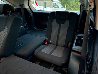 Kia Sorento 2.2 CRDi 7-miestne, Automat, Adaptiv tempomat - 14