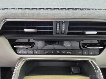 Mazda CX-60 2.5l PHEV TAKUMI ODPOČET DPH - ZĽAVA 30.9% - 14