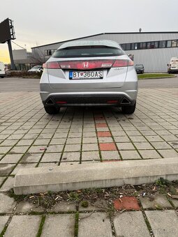 Honda Civic 1.8 VTEC 103kW 8. generácia - 14