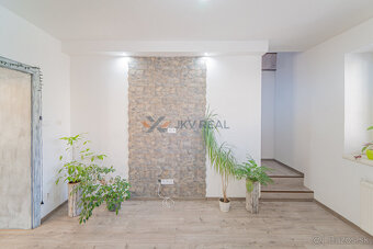 3D Obhliadka Veľký RD s bazénom priamo v Nových Zámkoch - 14