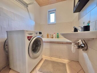 Výnimočný rodinný dom s okrasnou záhradou v lone Klokočovske - 14