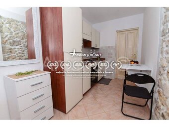 GRBE/NIN - rustikálny kamenný dom - 14