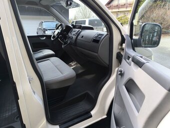 VW TRANSPORTER 2,5 TDi LONG-9-míst - 14