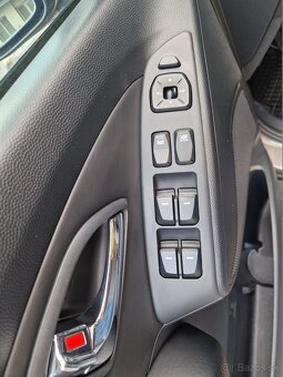 Hyundai ix35 2.0 CRDi 4x4 - 14