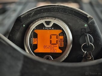 Predám štvorkolku Can-Am Outlander Max 800 - 14