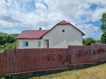 Trojizbový rodinný dom v obci Čakanovce - 14