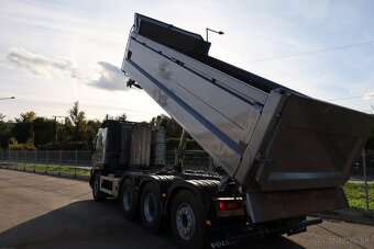 Volvo FMX 500 Strieborný - 14