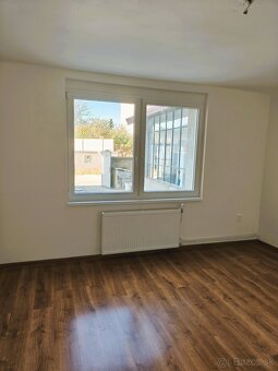 Zrekonštruovaný 3-izbový rodinný dom - 14